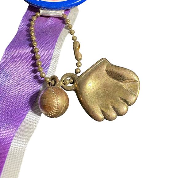 Vintage 1960's New York Yankees Pin - Ribbon Metal Baseball & Glove - Stick Pin - Picture 3 of 4